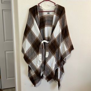 Neutral poncho